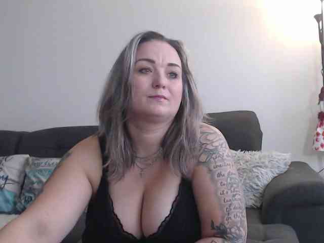 blondeWeronique webcam