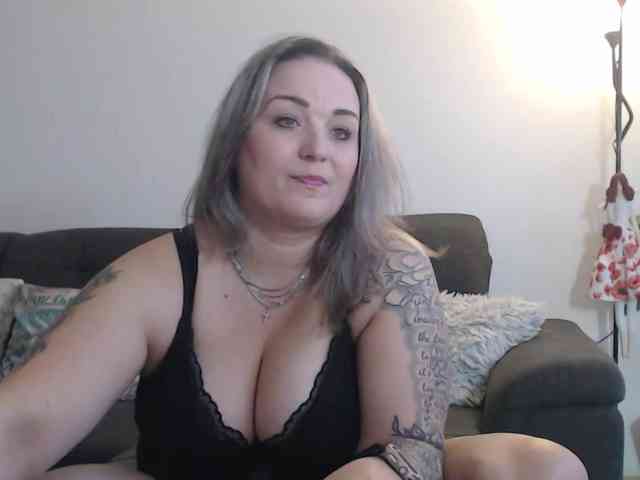 blondeWeronique webcam