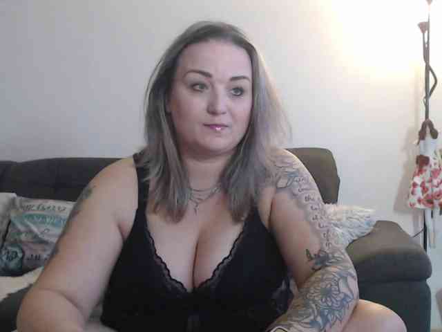 blondeWeronique webcam