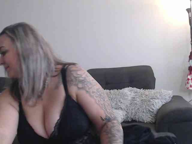 blondeWeronique webcam