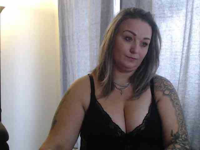 blondeWeronique webcam