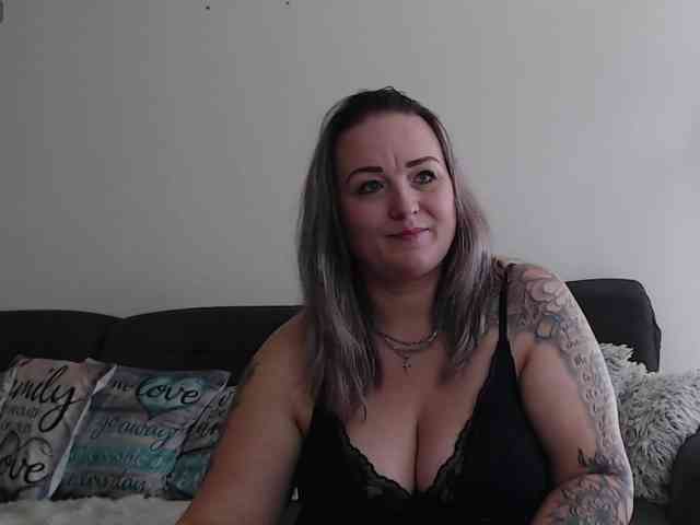 blondeWeronique webcam