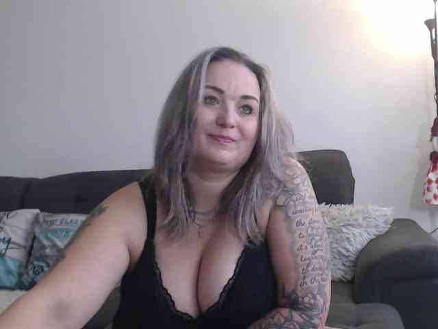 blondeWeronique webcam