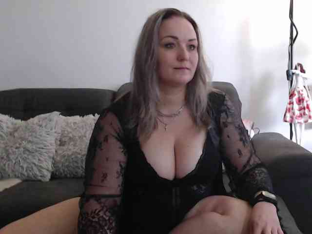 blondeWeronique webcam