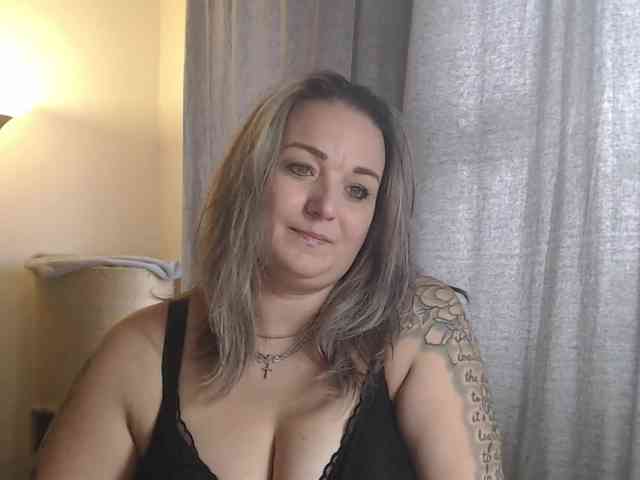 blondeWeronique webcam