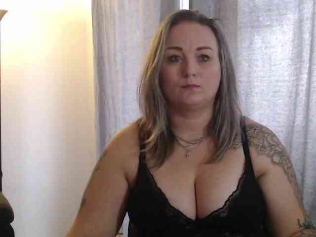 blondeWeronique webcam