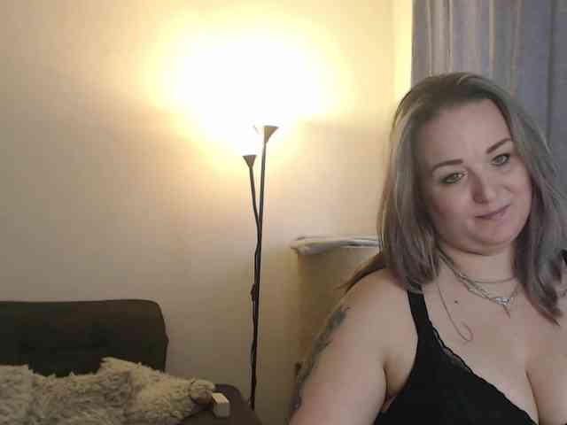 blondeWeronique webcam