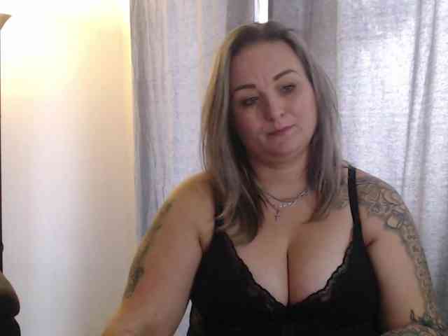 blondeWeronique webcam