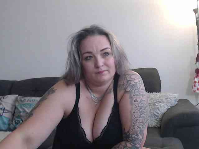blondeWeronique webcam