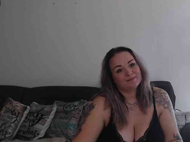 blondeWeronique webcam