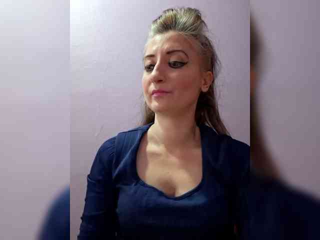 ChristianaHot webcam