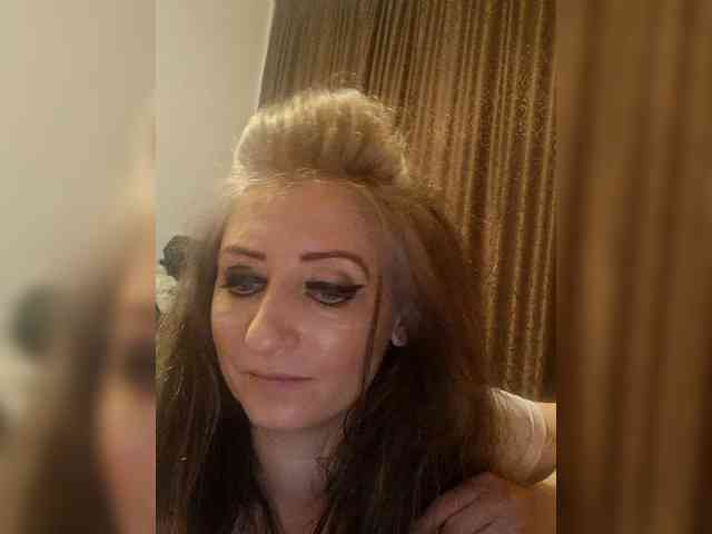 ChristianaHot webcam