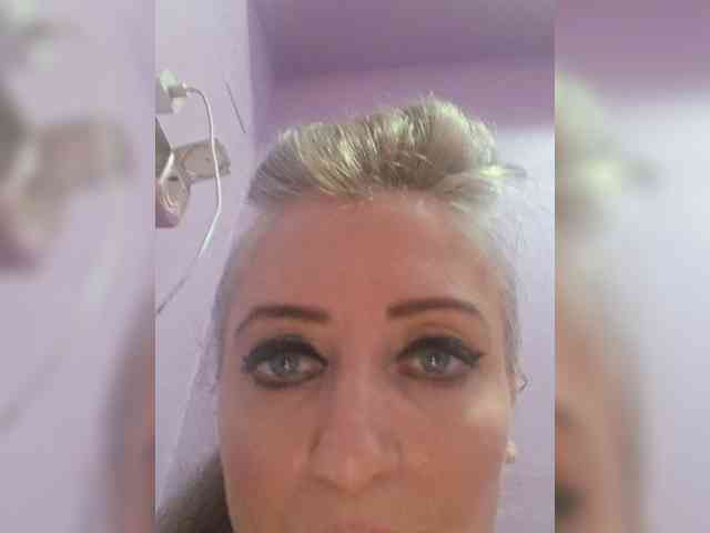 ChristianaHot webcam