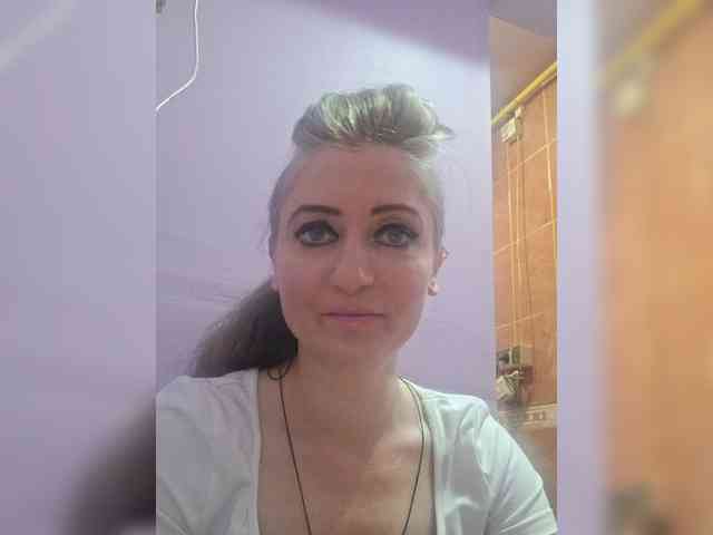 ChristianaHot webcam