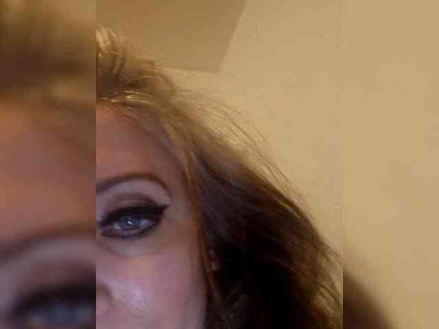 ChristianaHot webcam