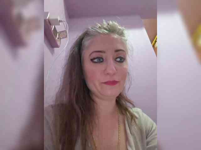 ChristianaHot webcam