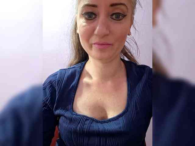 ChristianaHot webcam