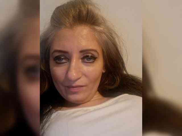 ChristianaHot webcam