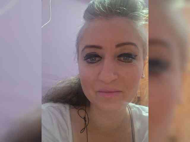 ChristianaHot webcam