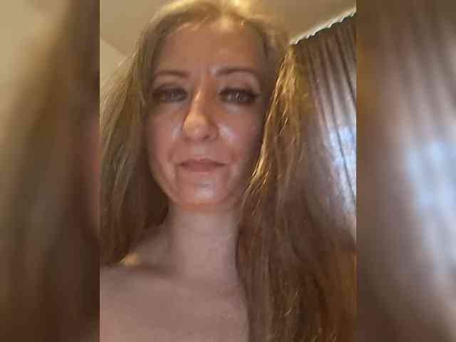 ChristianaHot webcam