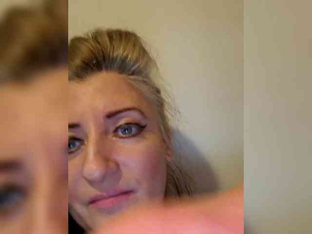 ChristianaHot webcam