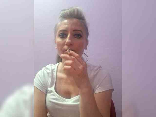 ChristianaHot webcam