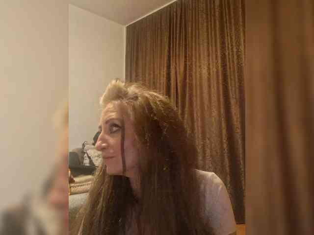 ChristianaHot webcam