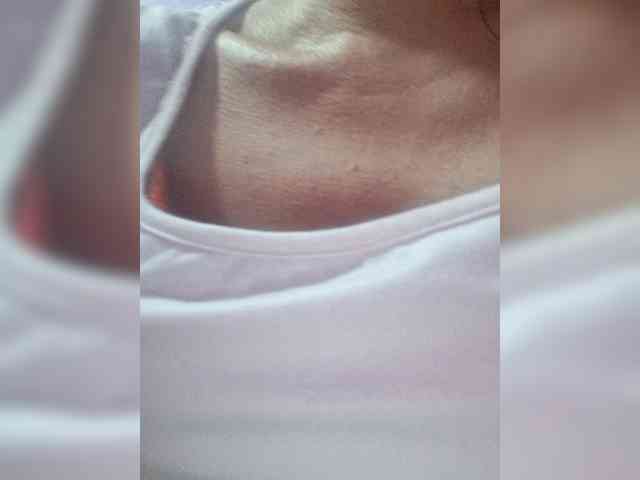 ChristianaHot webcam