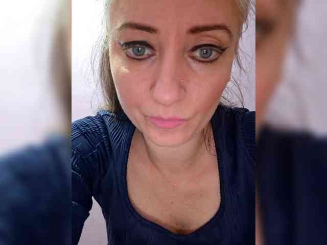 ChristianaHot webcam