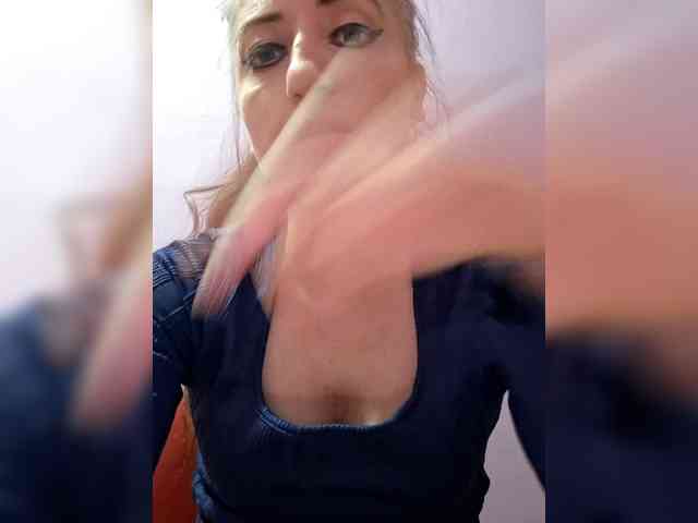 ChristianaHot webcam