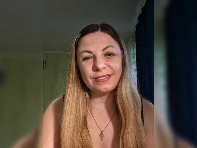 Mishellca's BongaCams show and profile