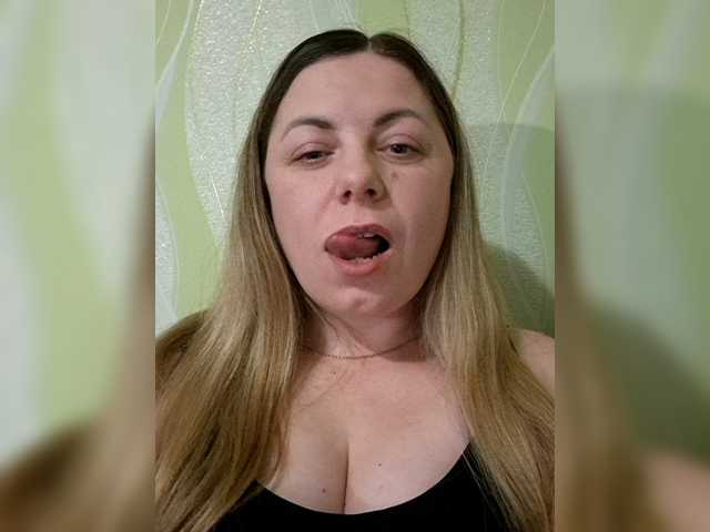 Mishellca's BongaCams show and profile