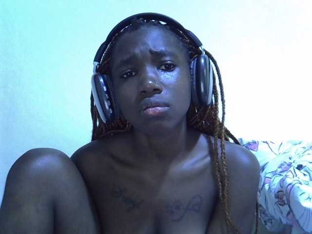 sexyshary from BongaCams is Freechat