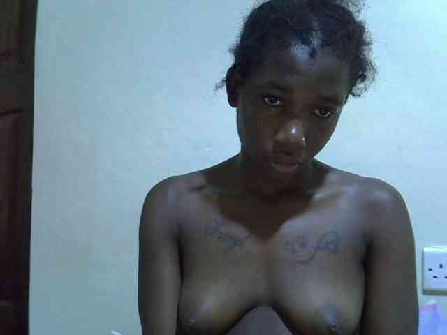 sexyshary Live Webcam on BongaCams