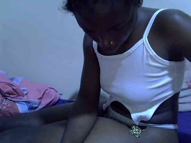 sexyshary Live Webcam on BongaCams