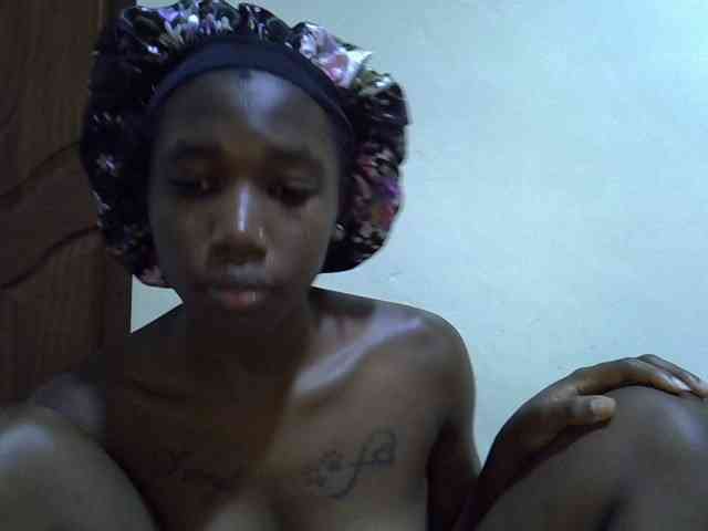 sexyshary Live Webcam on BongaCams