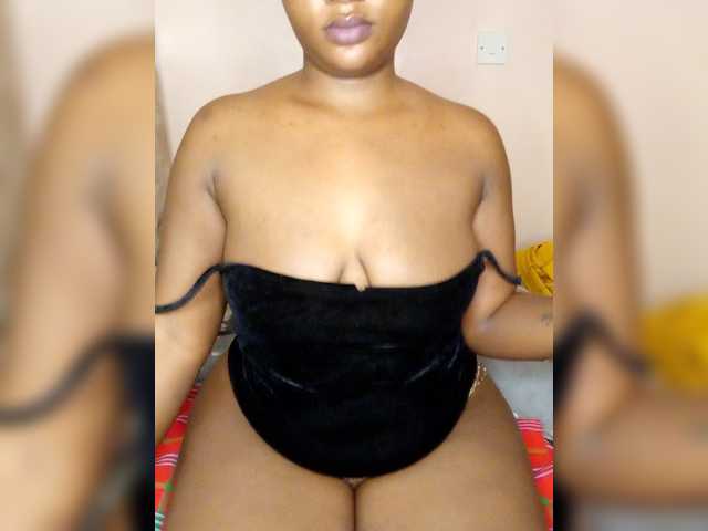 Shan-4's BongaCams show and profile