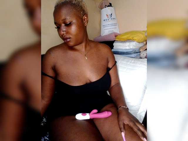 Shan-4's BongaCams show and profile