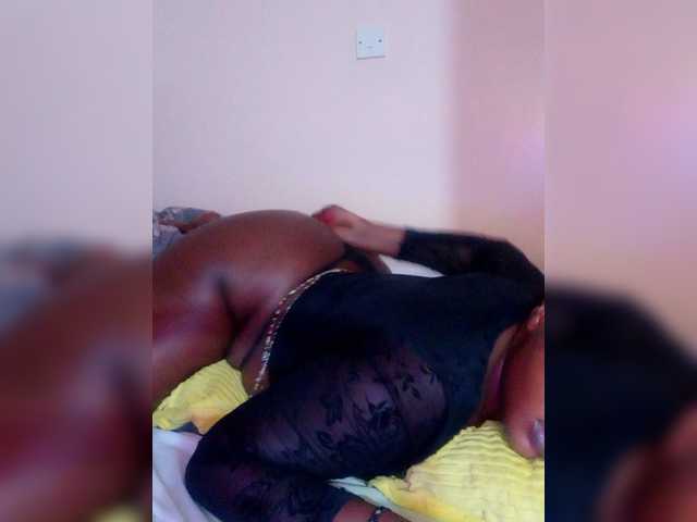 Shan-4's BongaCams show and profile