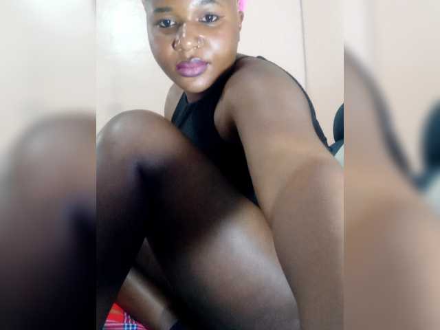 Shan-4's BongaCams show and profile