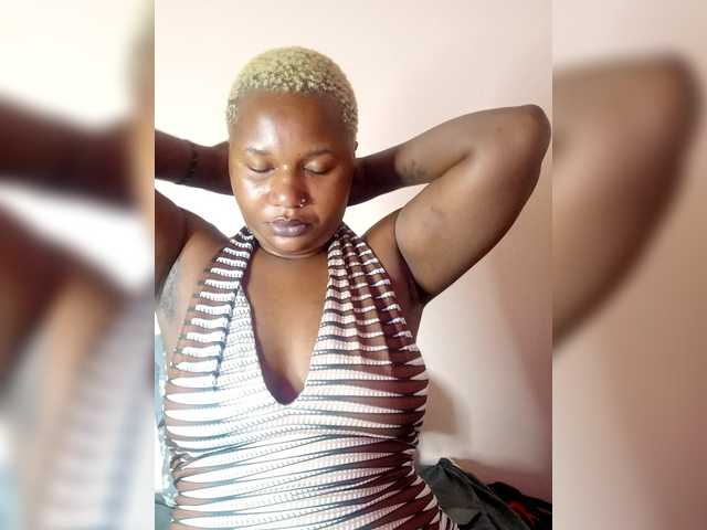 Shan-4's BongaCams show and profile