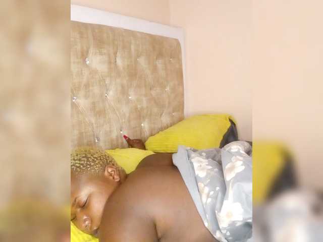 Shan-4's BongaCams show and profile