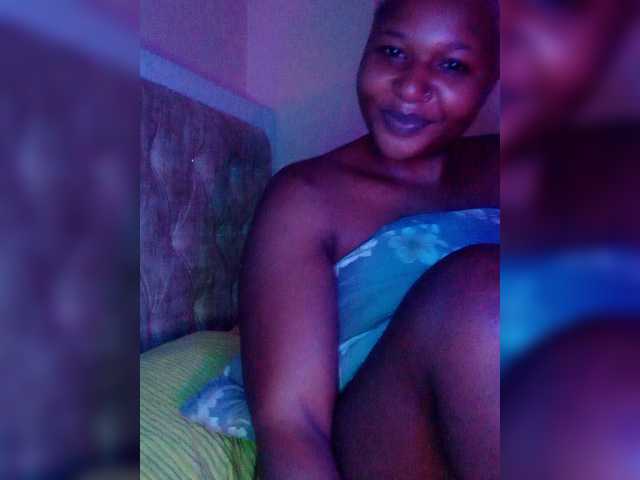 Shan-4 – webcam model profile photo