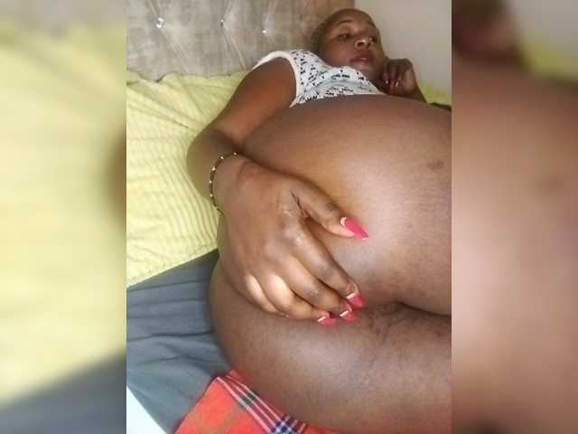 Shan-4's BongaCams show and profile