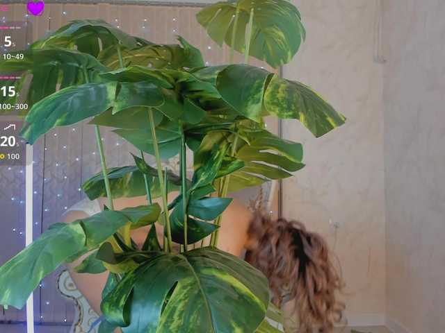 Larami's BongaCams show and profile