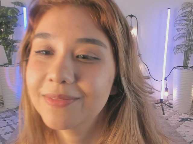 Larami's BongaCams show and profile