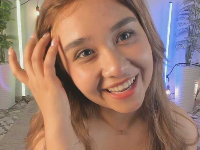 Larami's BongaCams show and profile