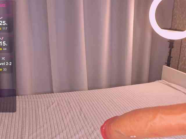 MillieBobby-JR webcam