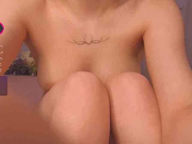 MillieBobby-JR webcam