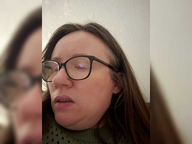 Emmalou38's BongaCams show and profile